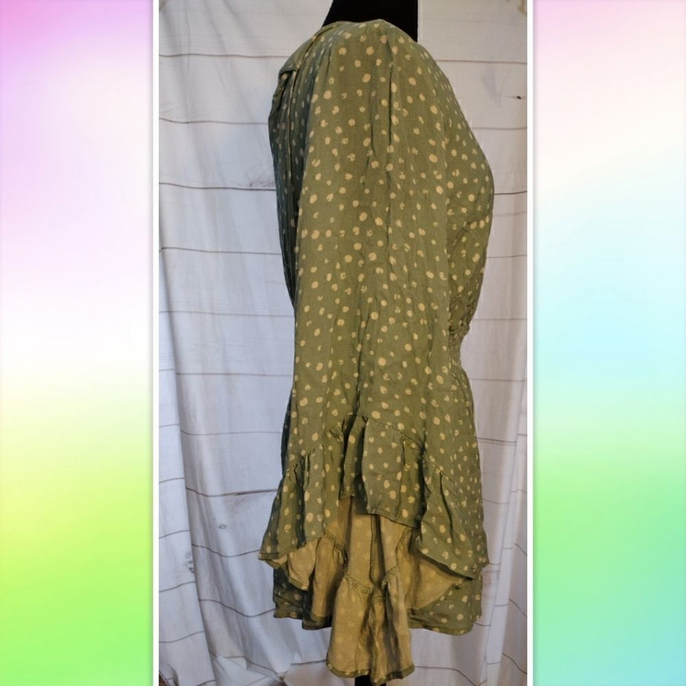 Pink Lily Sage Green & White Romper With Bell Sleeves & Elastic Waist Size Large - Picture 2 of 4